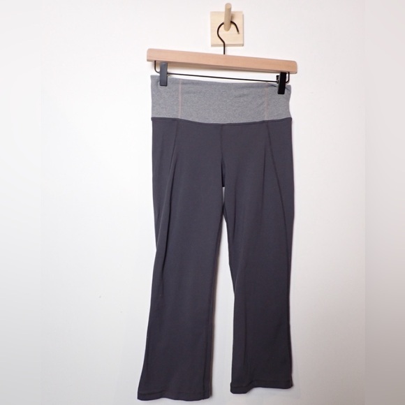 Lululemon Tadasana Slit Crop size 4 in Light Gray/Gray - Picture 1 of 10
